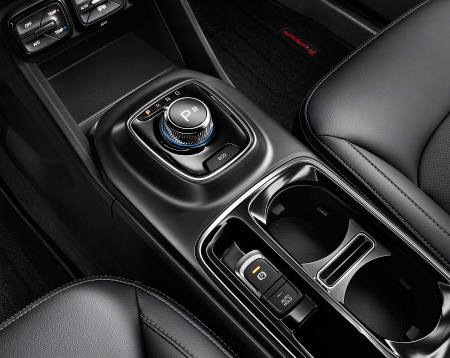 Детали интерьера Trumpchi GE3 2018 года  (фото 11 из 14)